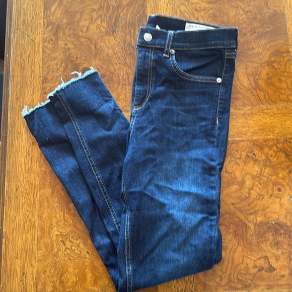 Rag & Bone 10 inch Ankle Skinny Jeans Mad River Wash Raw Hem sz.28 - Picture 3 of 7